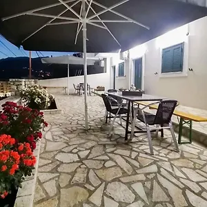  Appartement Dina's Albanie